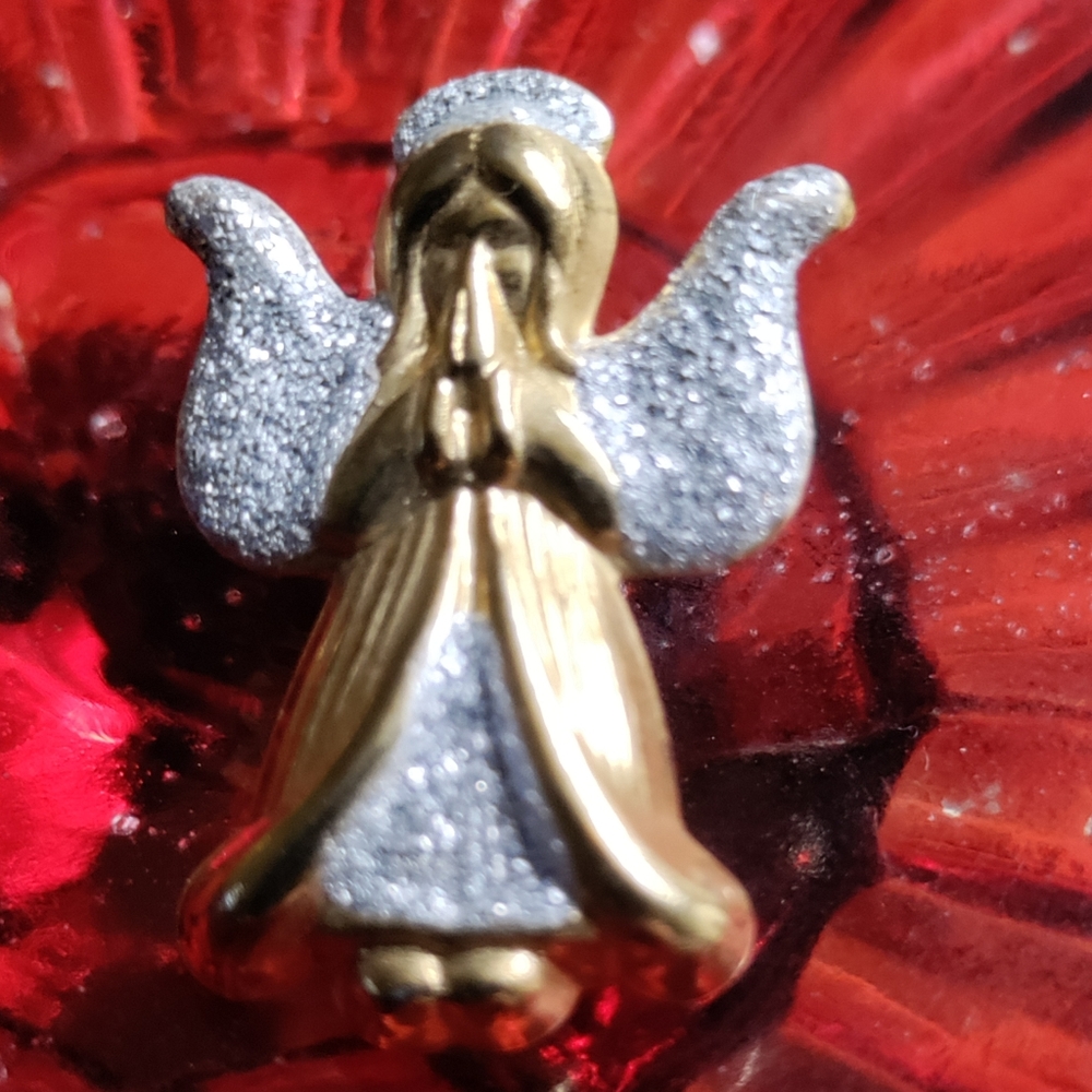Vintage Praying Angel Lapel pin